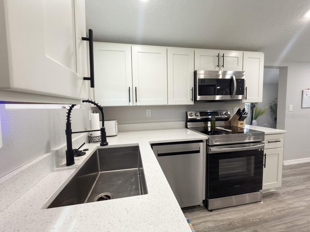 PINE GROVE PARK - Residential