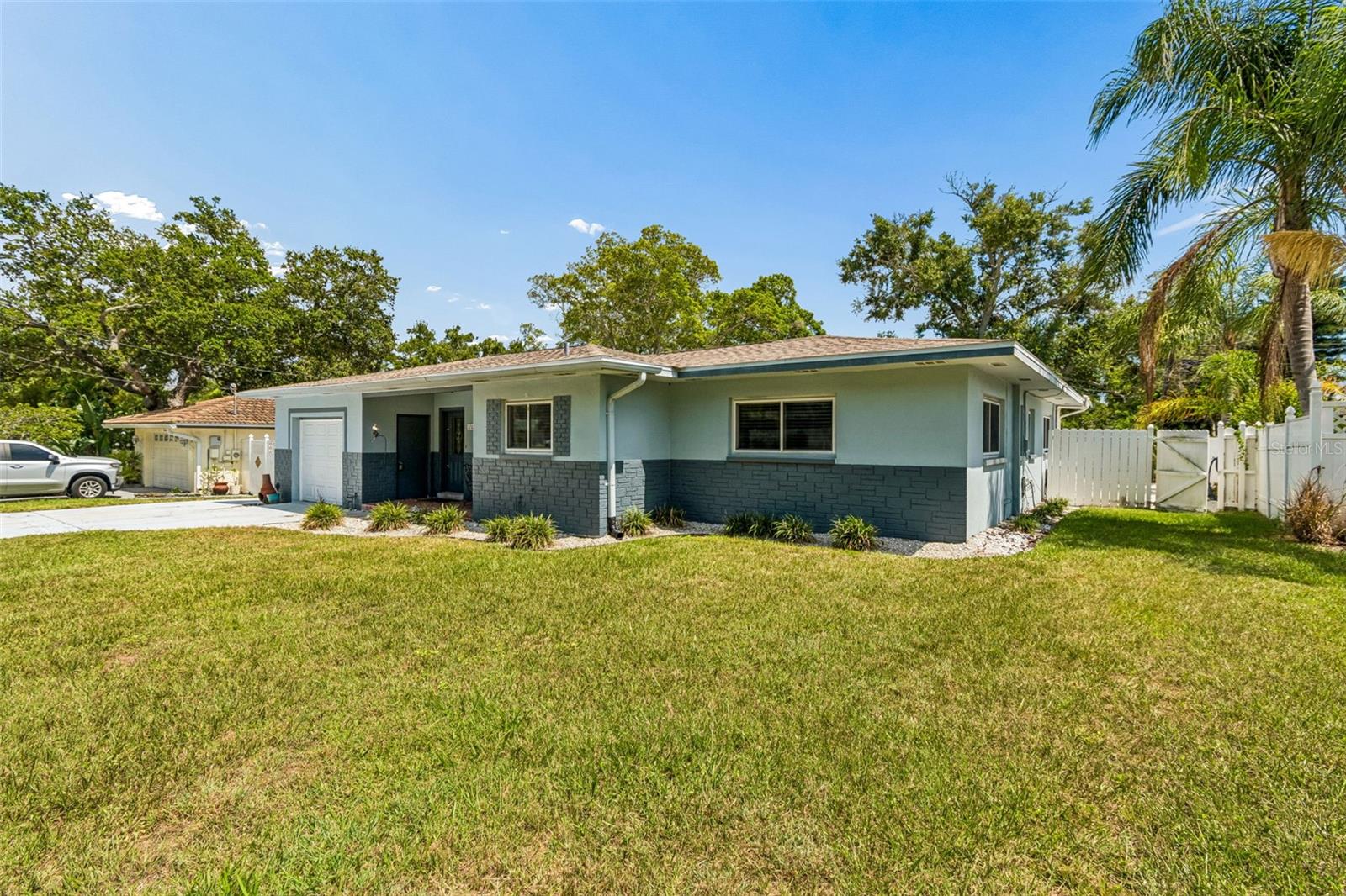 3282 HONEYSUCKLE RD