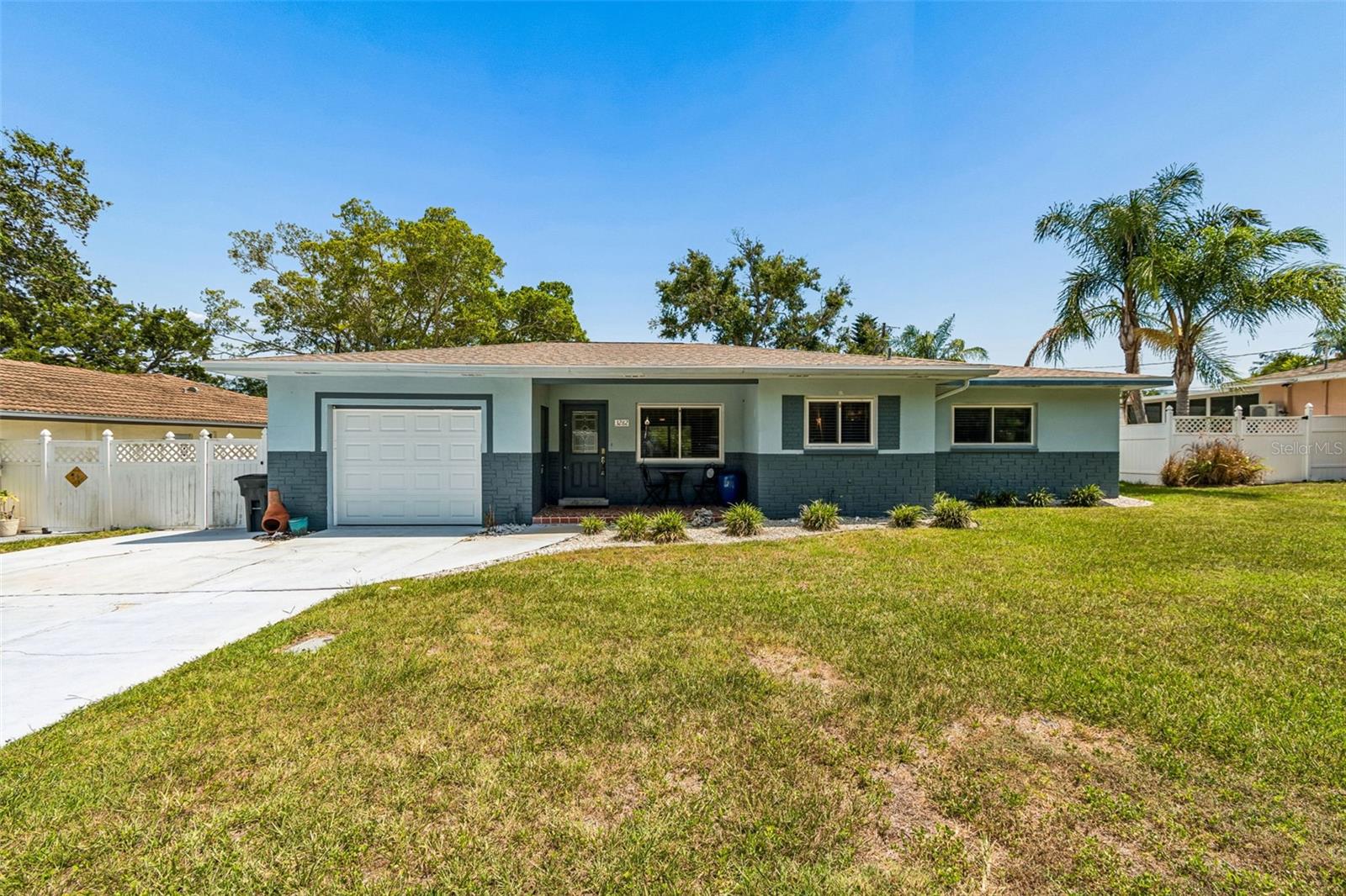 3282 HONEYSUCKLE RD