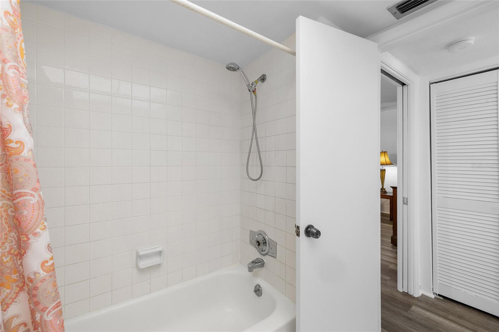 COLONNADES APT THE CONDO - Residential