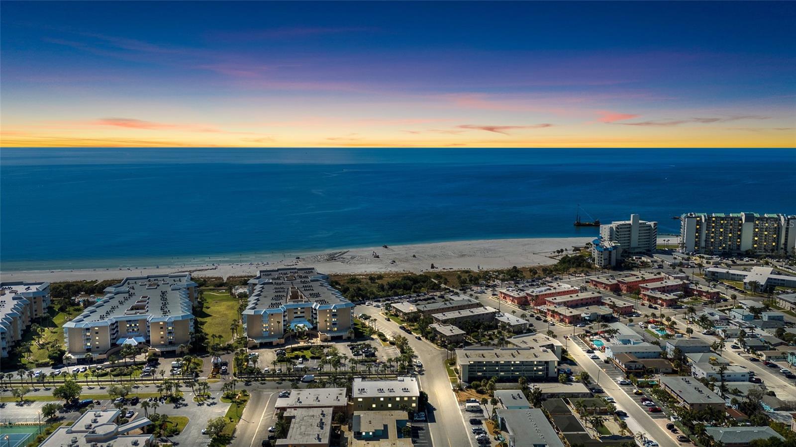 COLONNADES APT THE CONDO - Residential