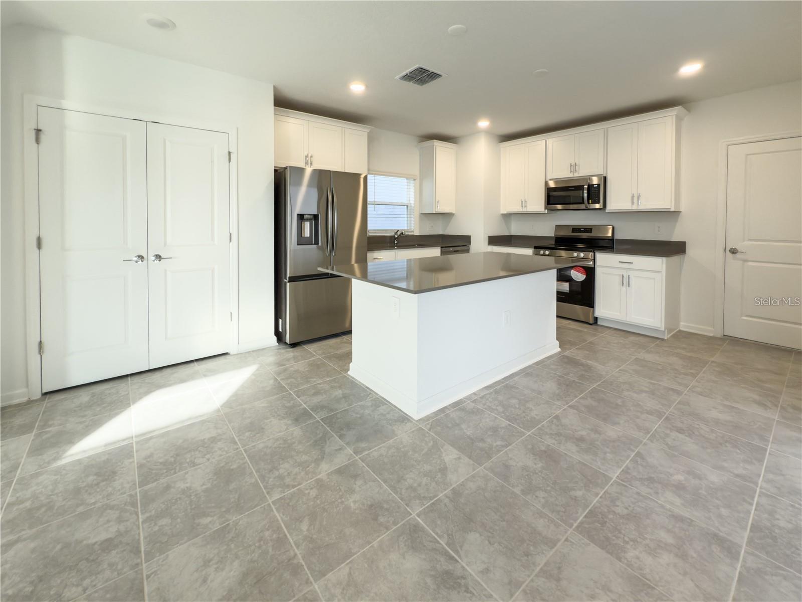 WELLNESS RIDGE PHASE 1-B PB 81 PG 69-75 LOT 324 OR - Residential Lease