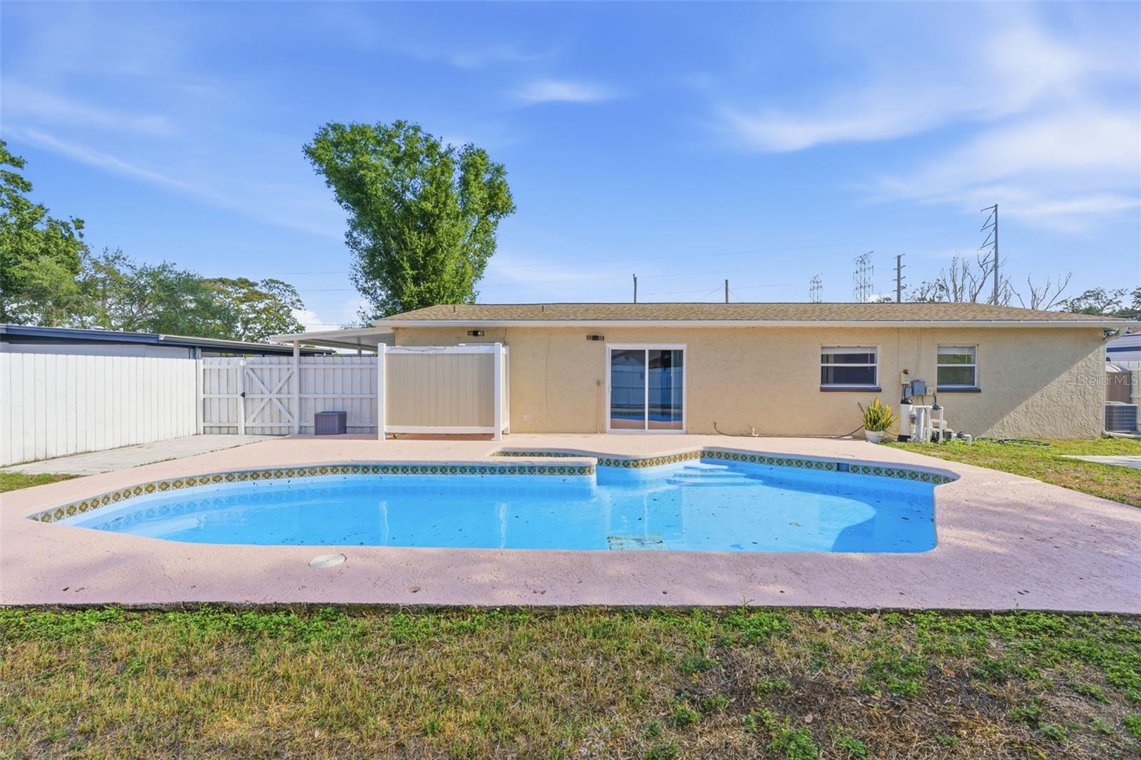 OLDSMAR COUNTRY CLUB ESTATES SEC 3 - Residential