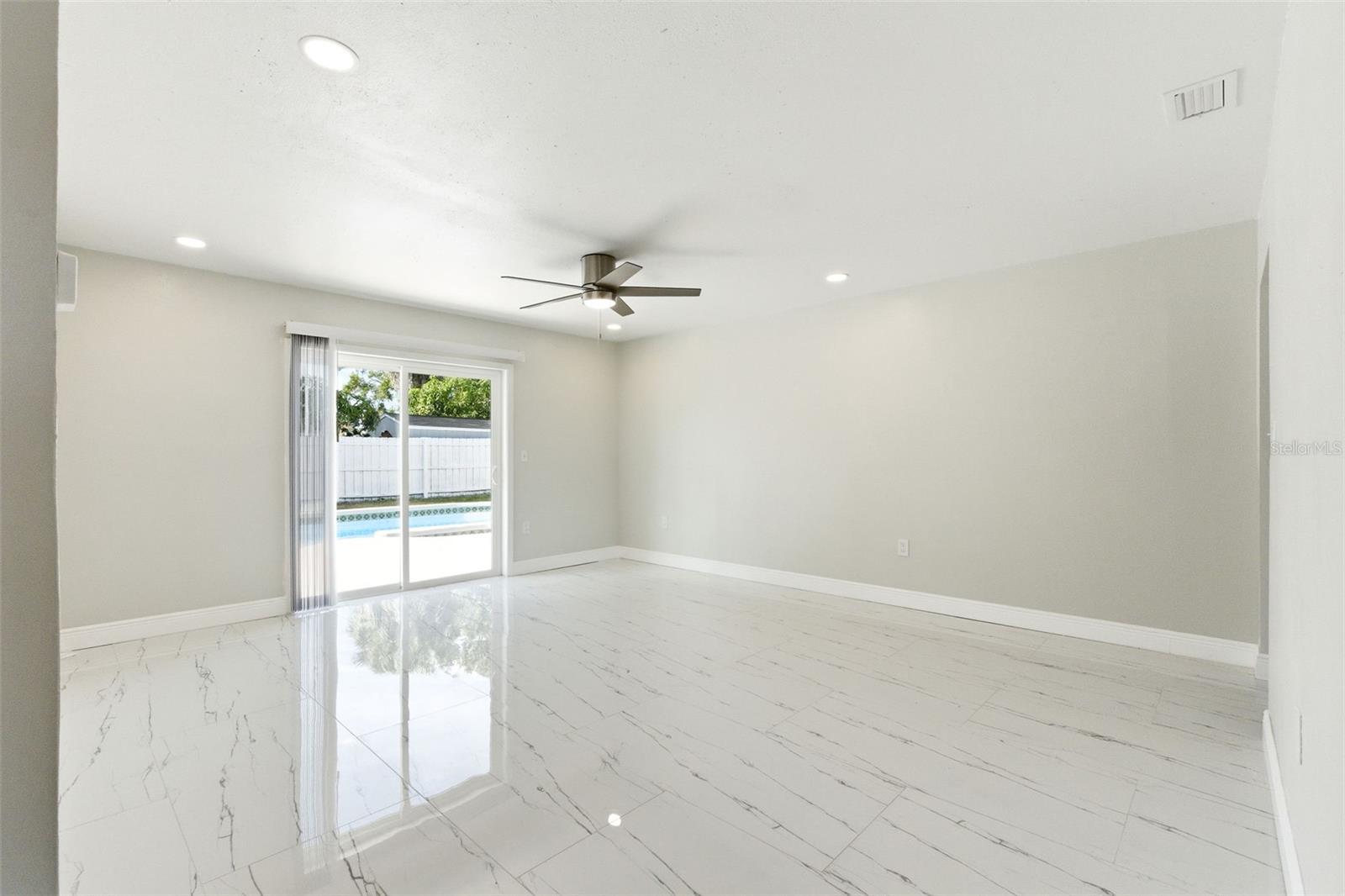 OLDSMAR COUNTRY CLUB ESTATES SEC 3 - Residential