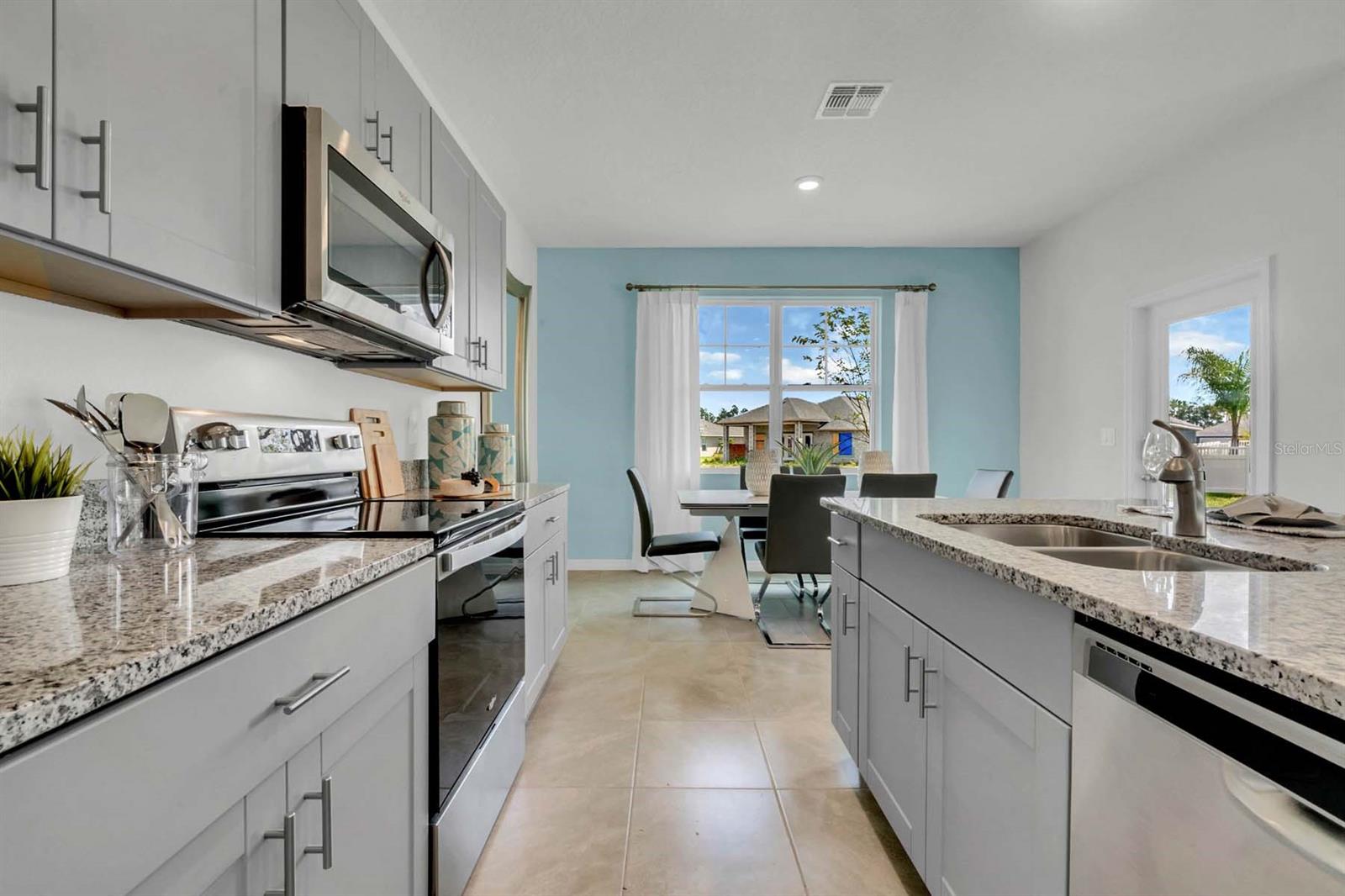 Palms-Ph 5 - Residential