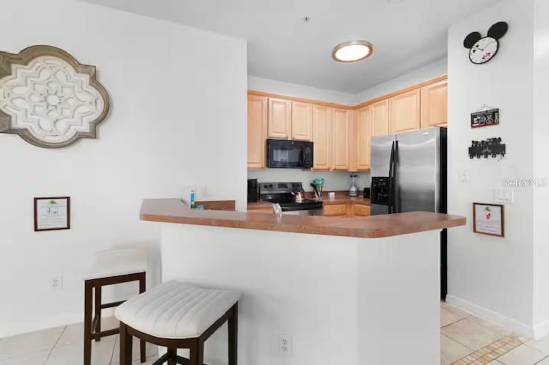 OAKWATER CONDO PH 1 - Residential