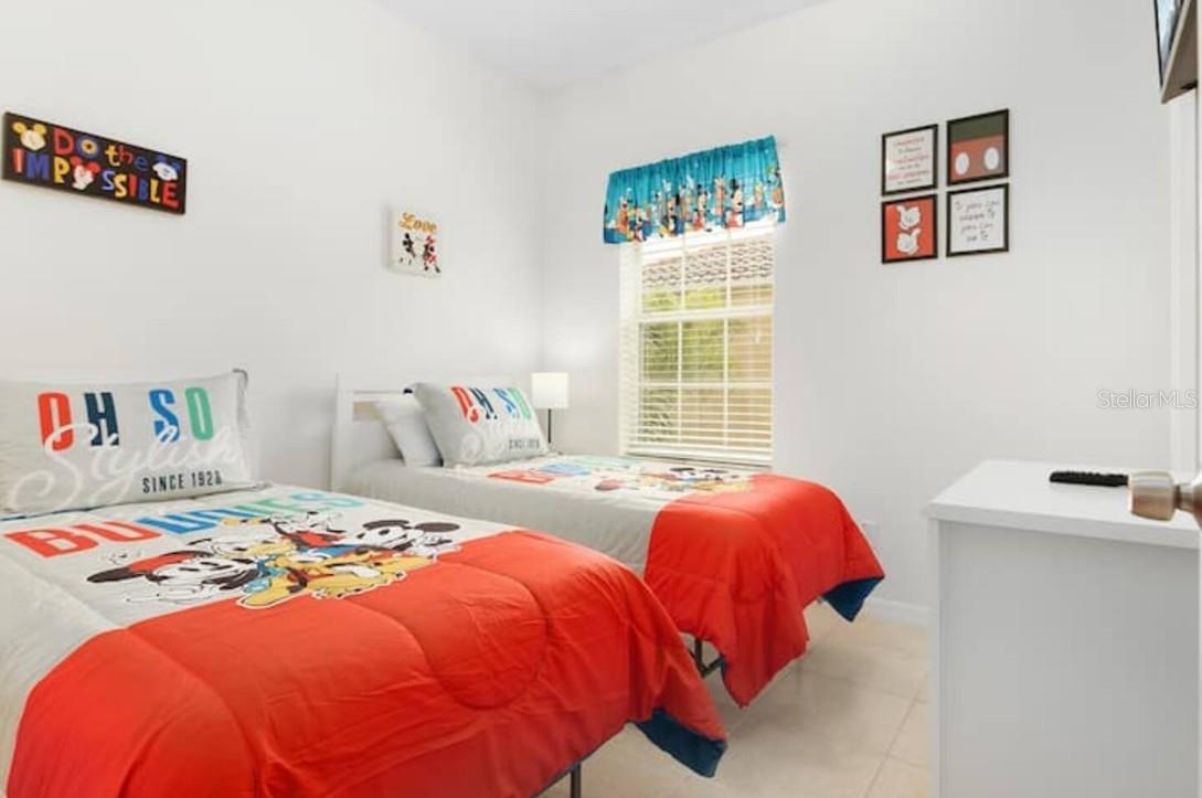 OAKWATER CONDO PH 1 - Residential