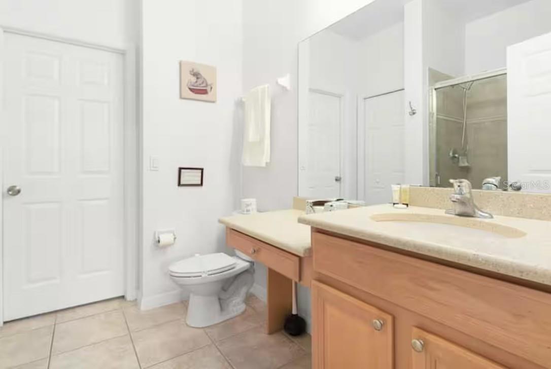 OAKWATER CONDO PH 1 - Residential