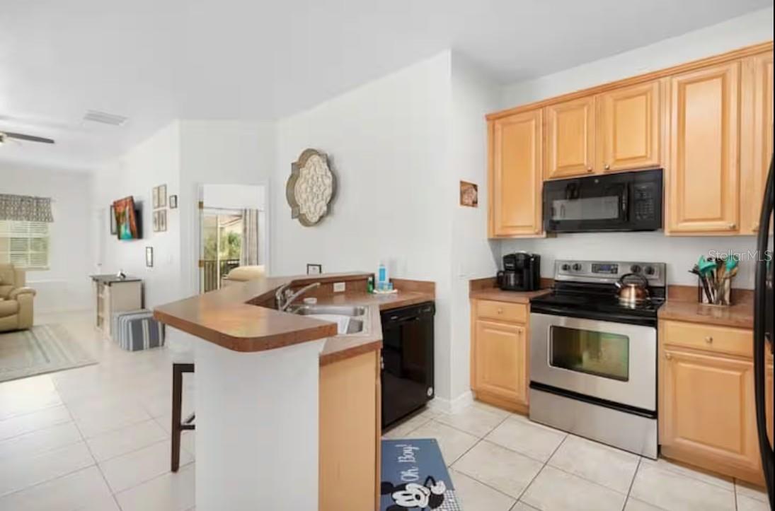 OAKWATER CONDO PH 1 - Residential