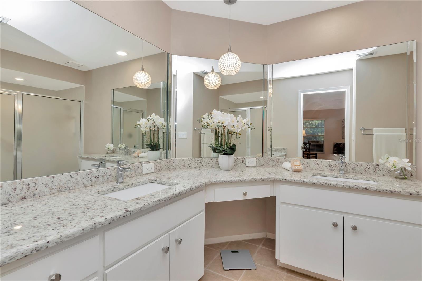 SALEM SQUARE UNIT 2 PH A - Residential