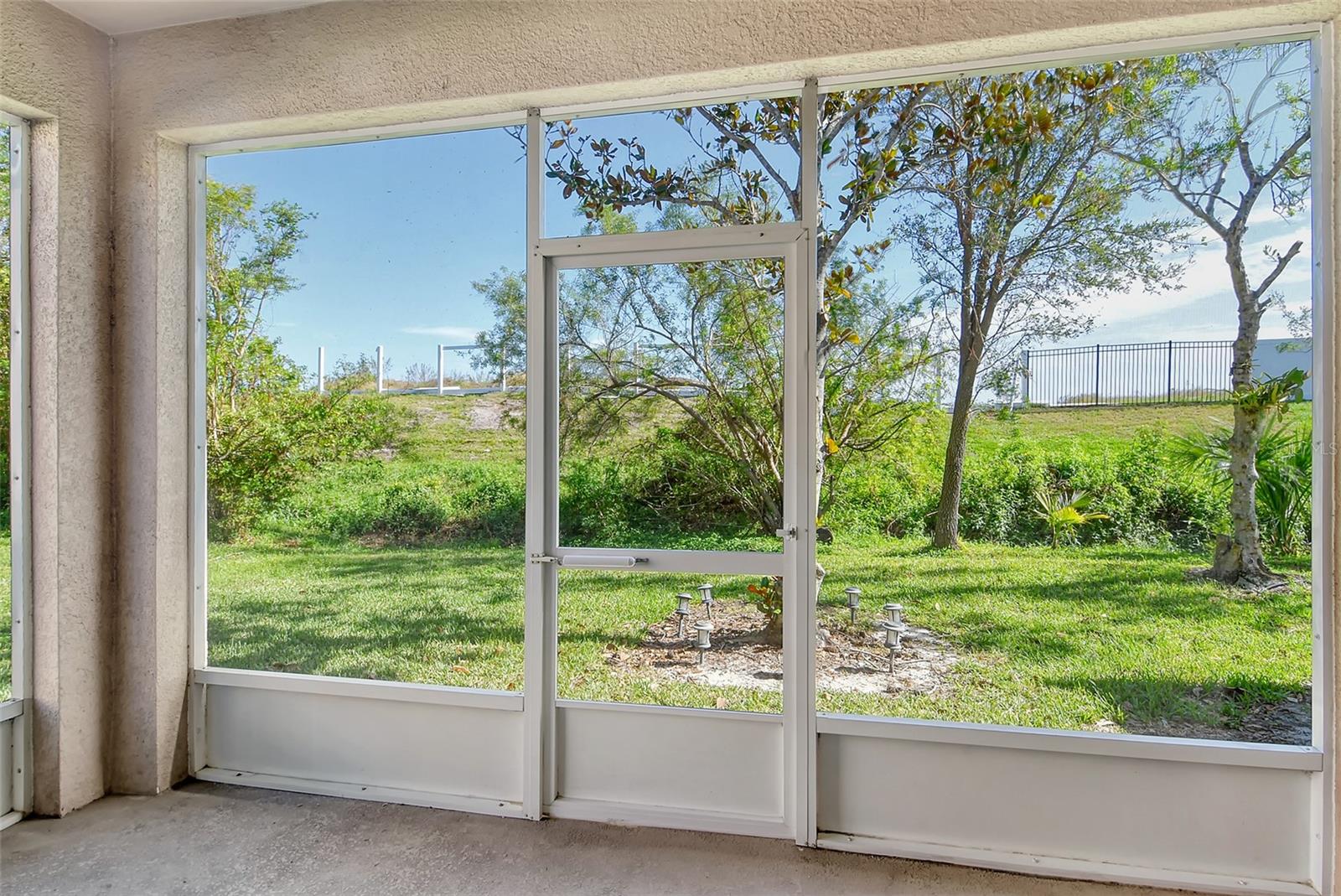 BRADFORD MANOR TWNHMS - Residential Lease