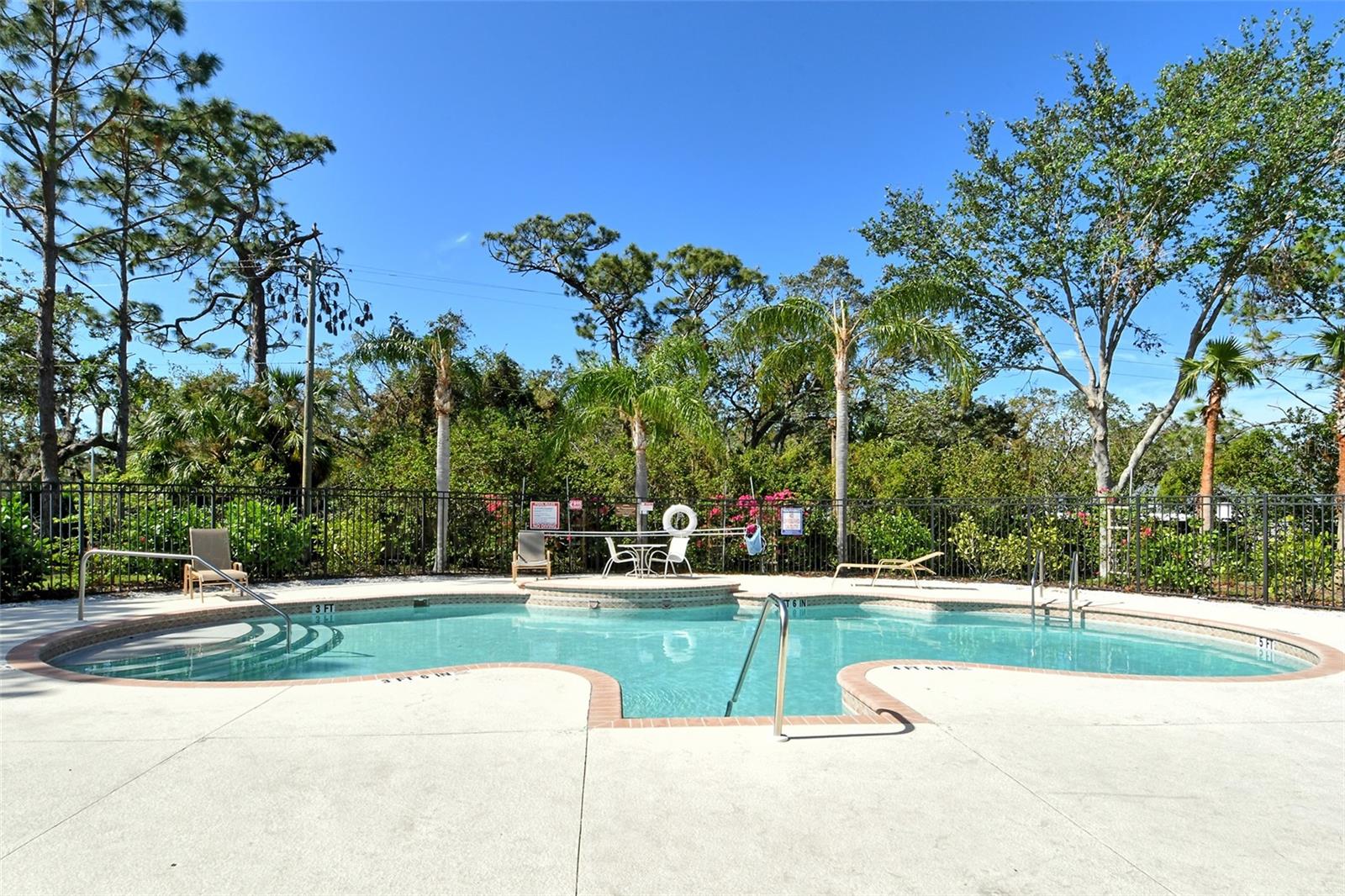 BRADFORD MANOR TWNHMS - Residential Lease