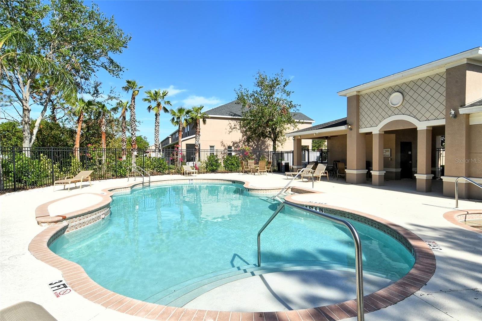 BRADFORD MANOR TWNHMS - Residential Lease