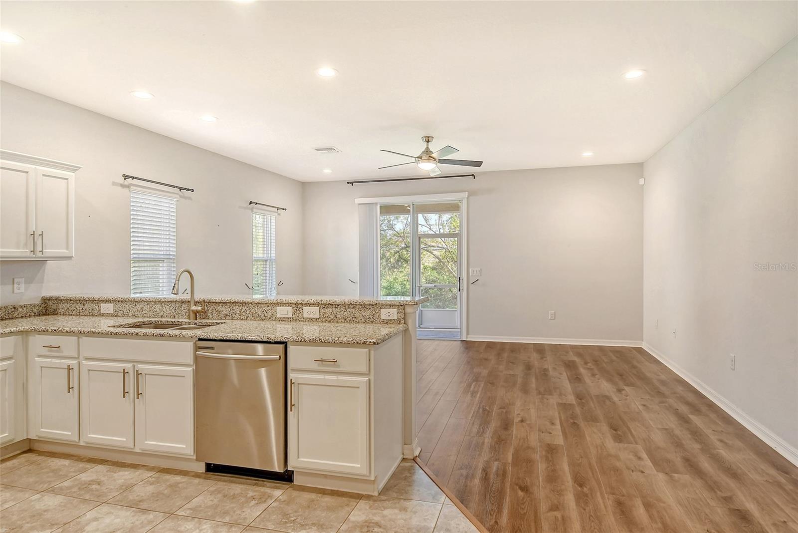 BRADFORD MANOR TWNHMS - Residential Lease