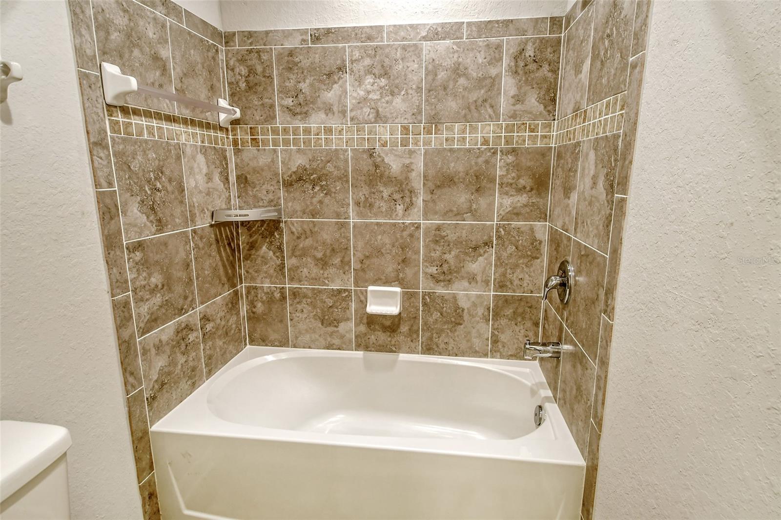 BRADFORD MANOR TWNHMS - Residential Lease