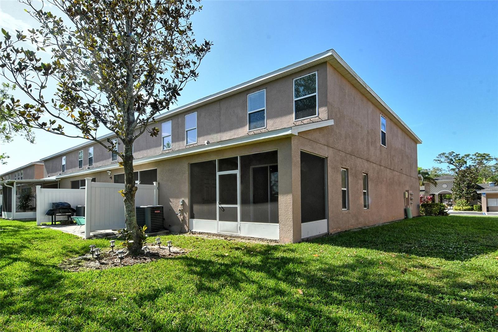 BRADFORD MANOR TWNHMS - Residential Lease