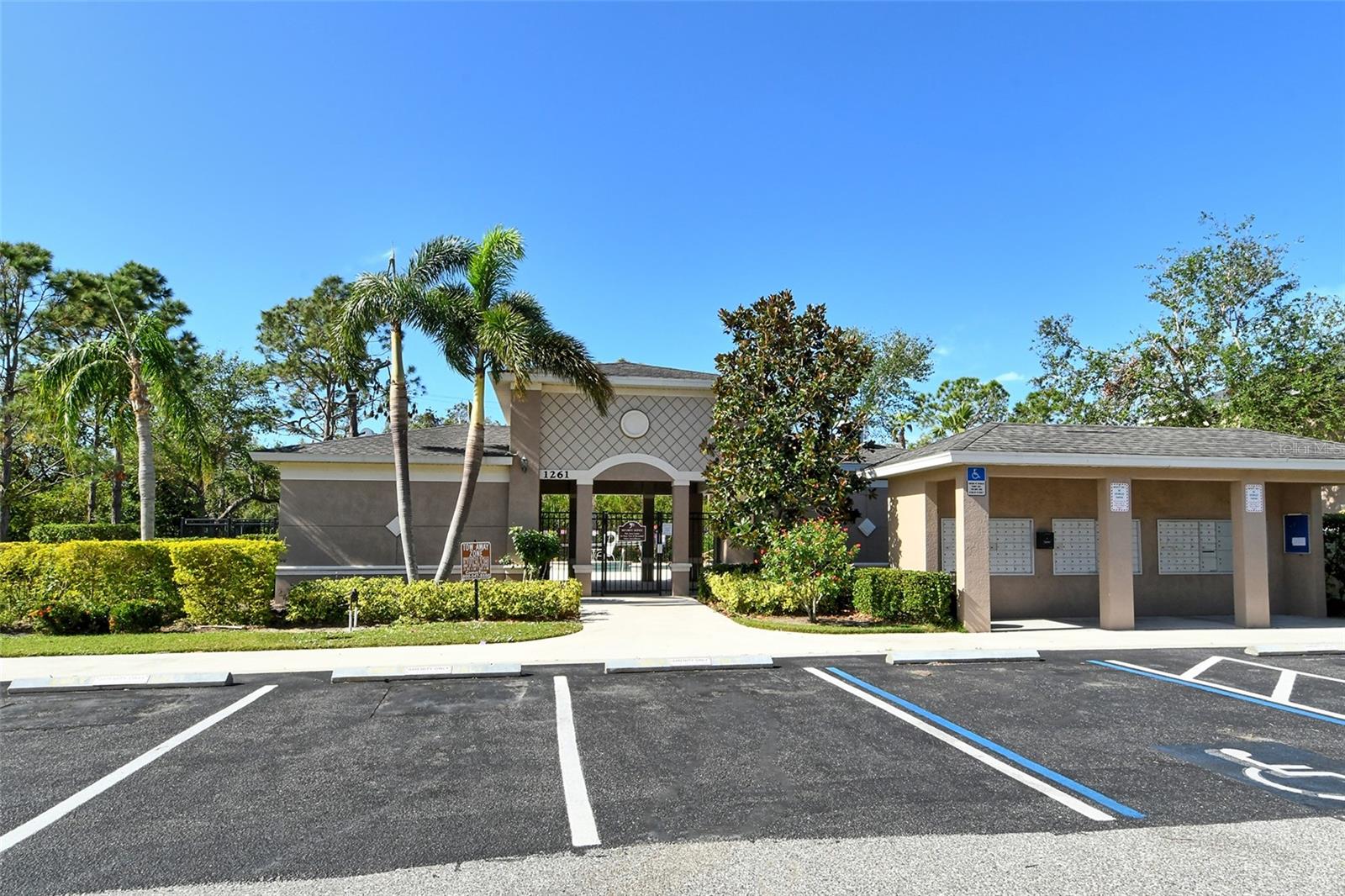 BRADFORD MANOR TWNHMS - Residential Lease