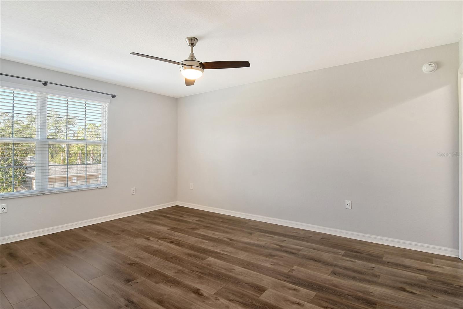 BRADFORD MANOR TWNHMS - Residential Lease