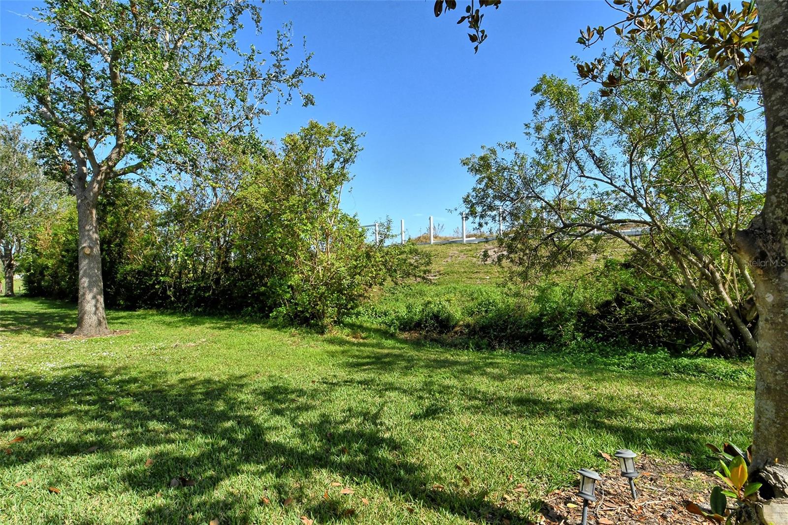 BRADFORD MANOR TWNHMS - Residential Lease