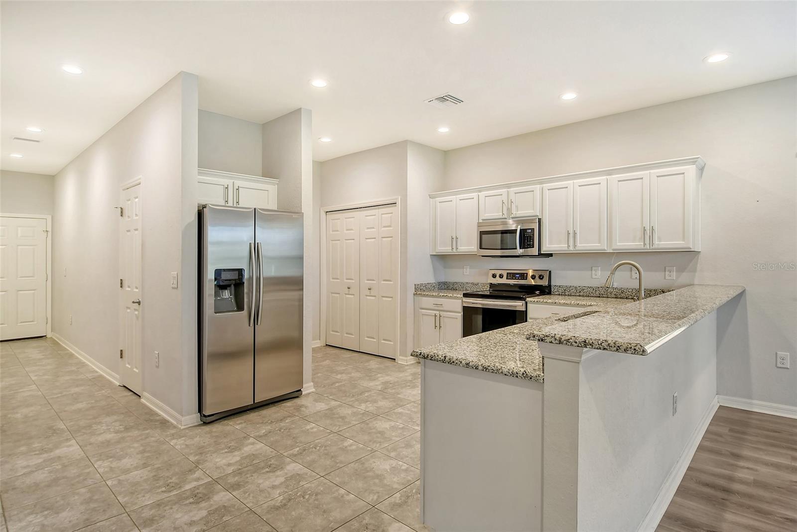 BRADFORD MANOR TWNHMS - Residential Lease