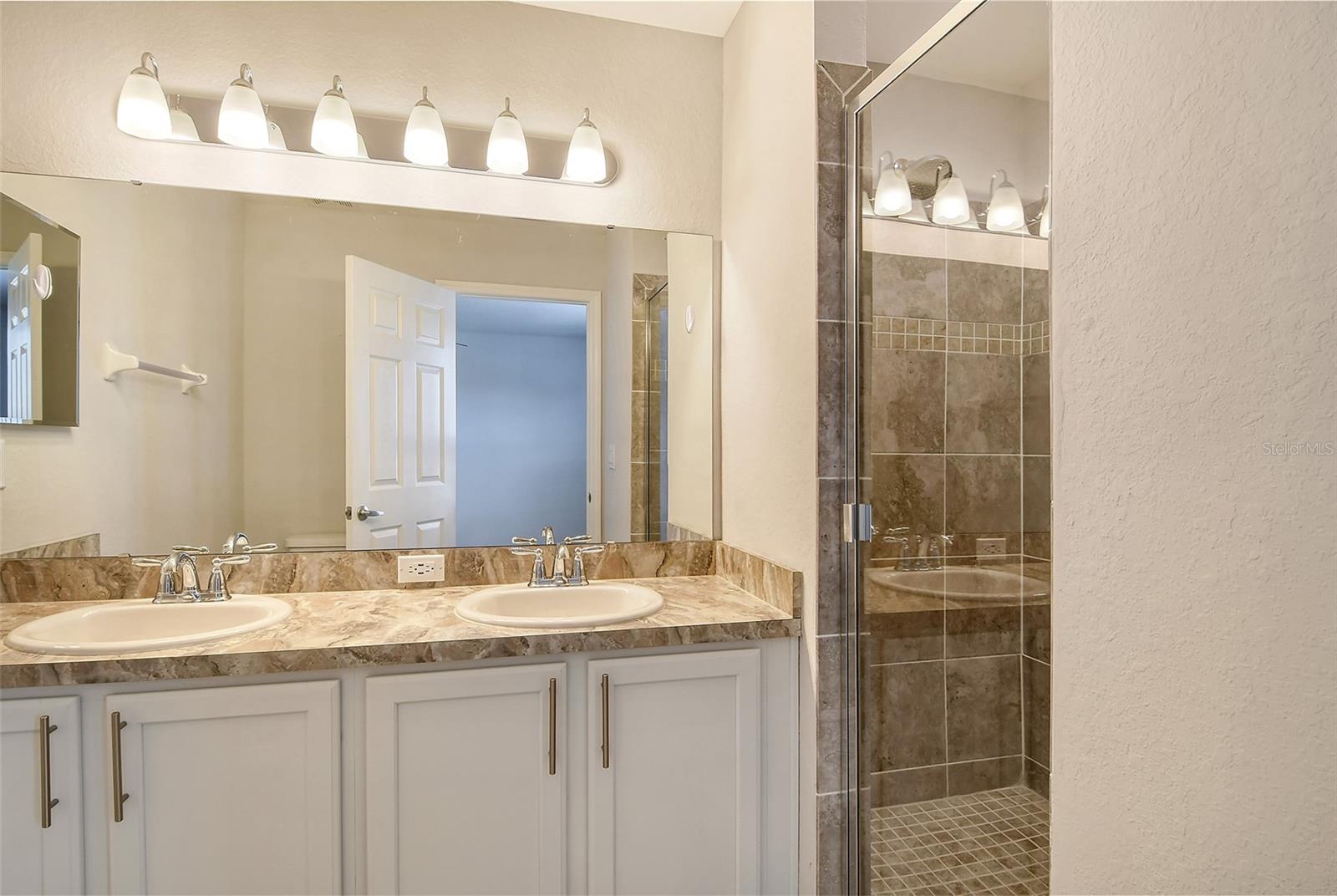 BRADFORD MANOR TWNHMS - Residential Lease