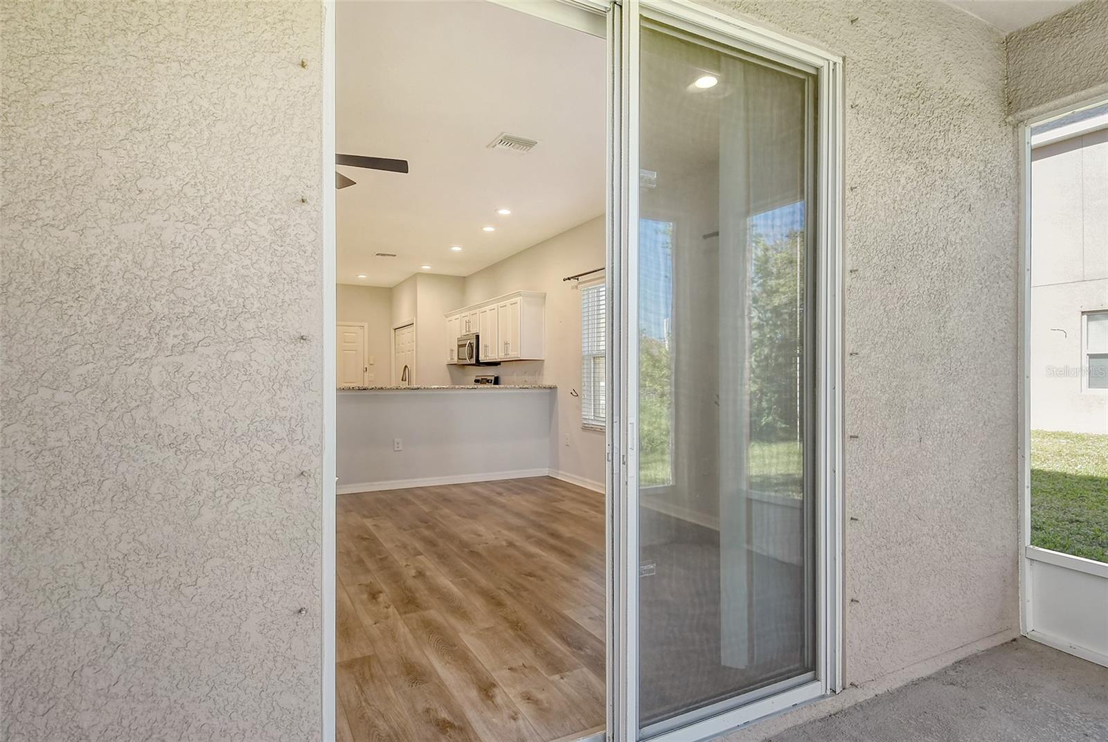 BRADFORD MANOR TWNHMS - Residential Lease