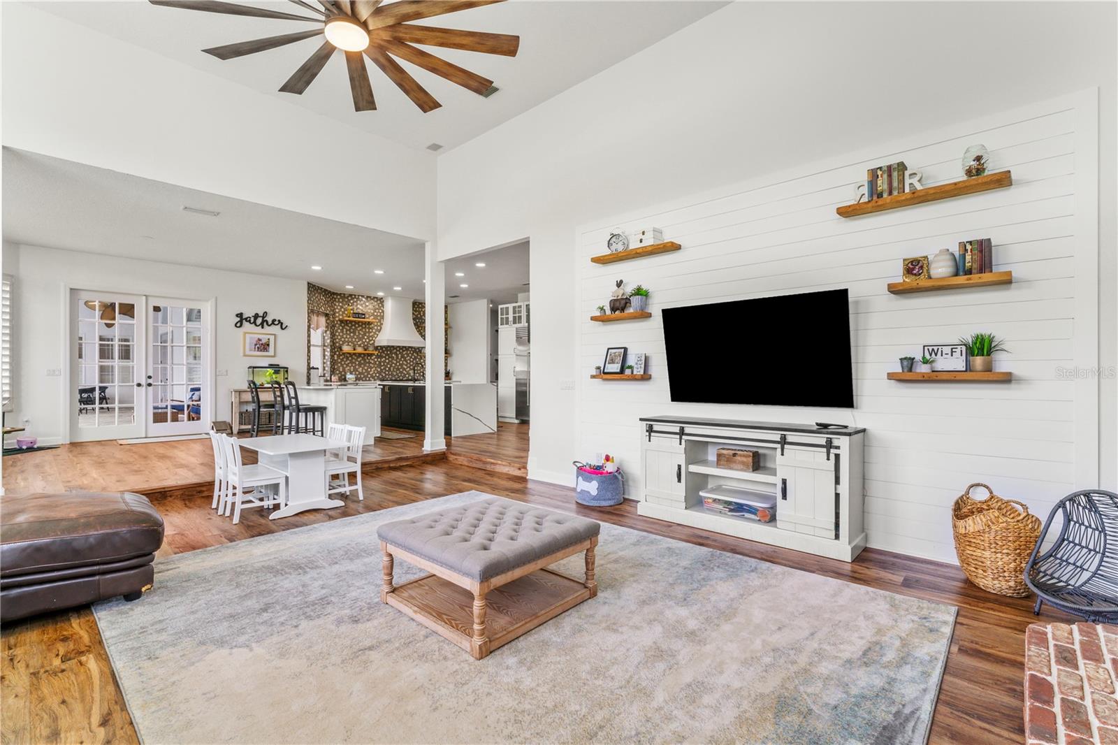 CHEVAL POLO & GOLF CL PHAS - Residential