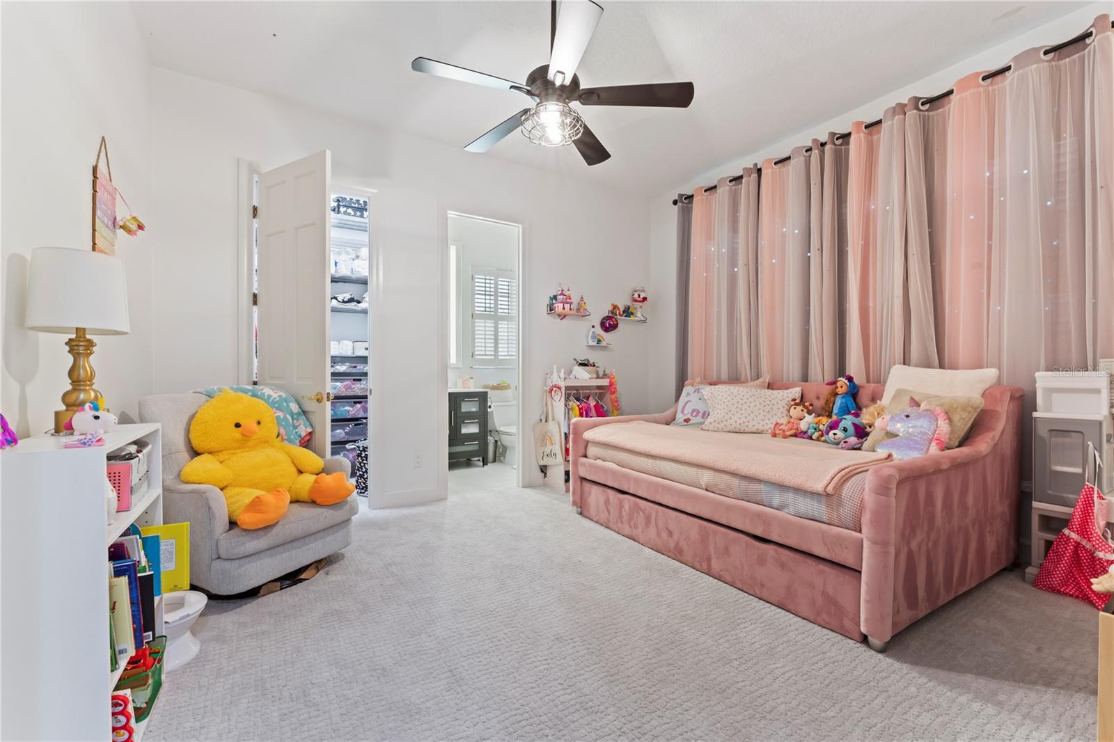 CHEVAL POLO & GOLF CL PHAS - Residential