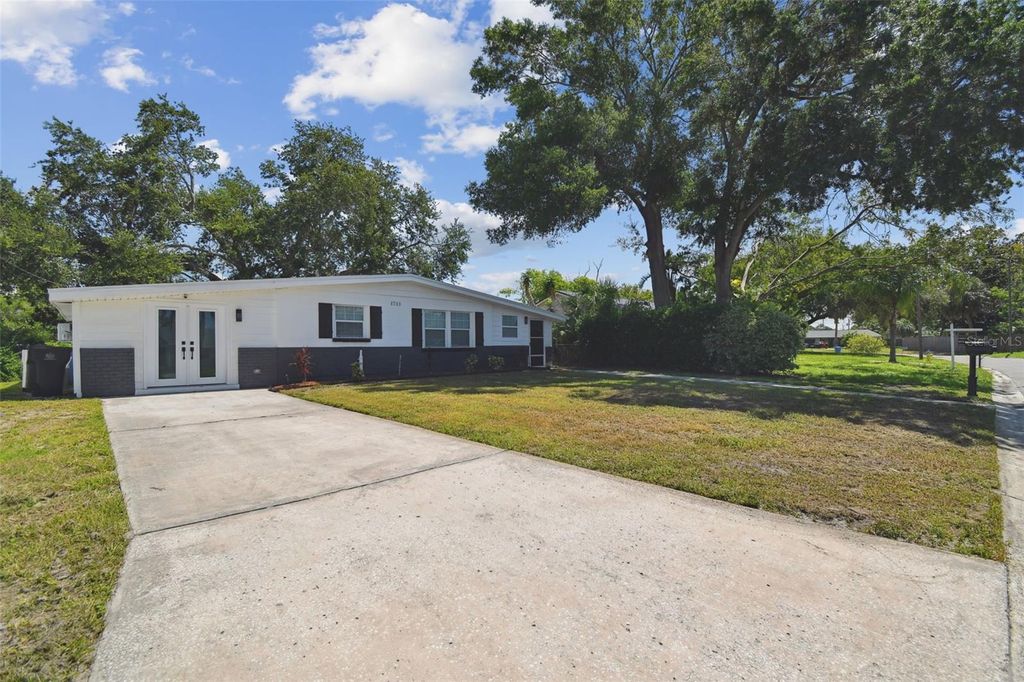 Photo of 8703 Driftwood Drive, Tampa, FL 33615 (MLS # TB8518257)