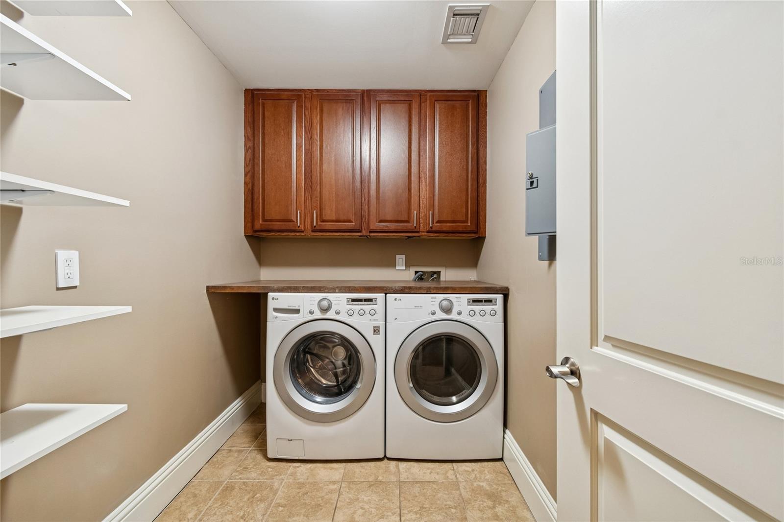 VENTANA A CONDO - Residential