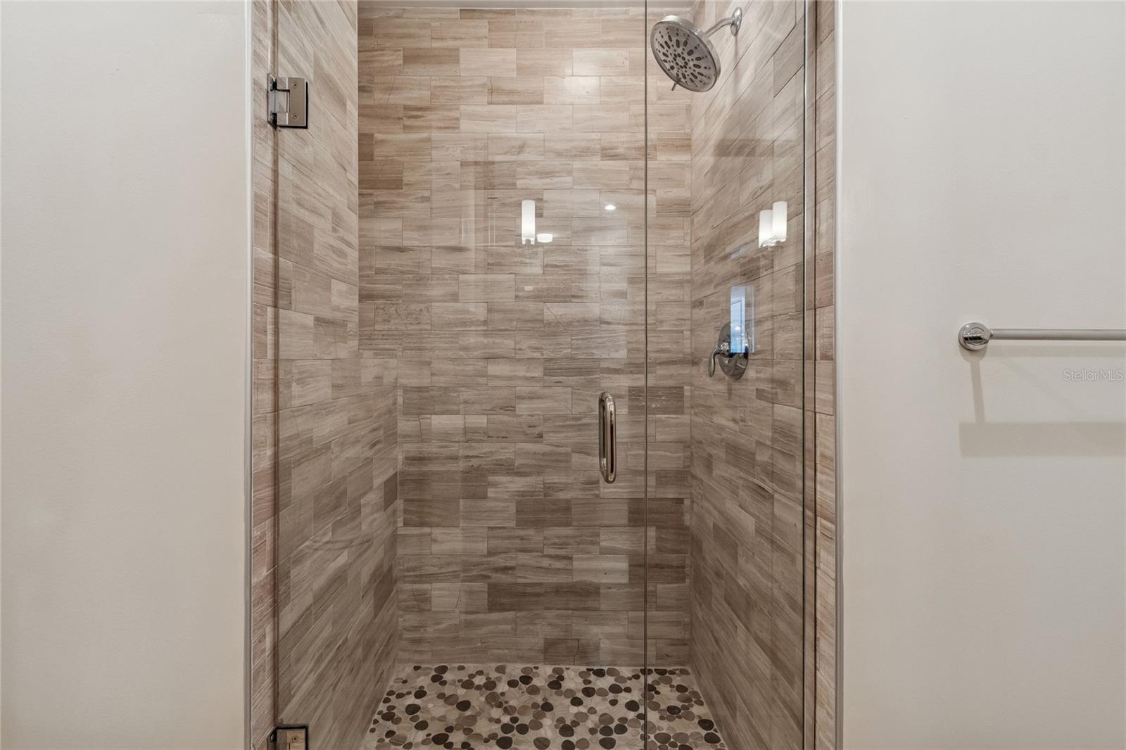 VENTANA A CONDO - Residential