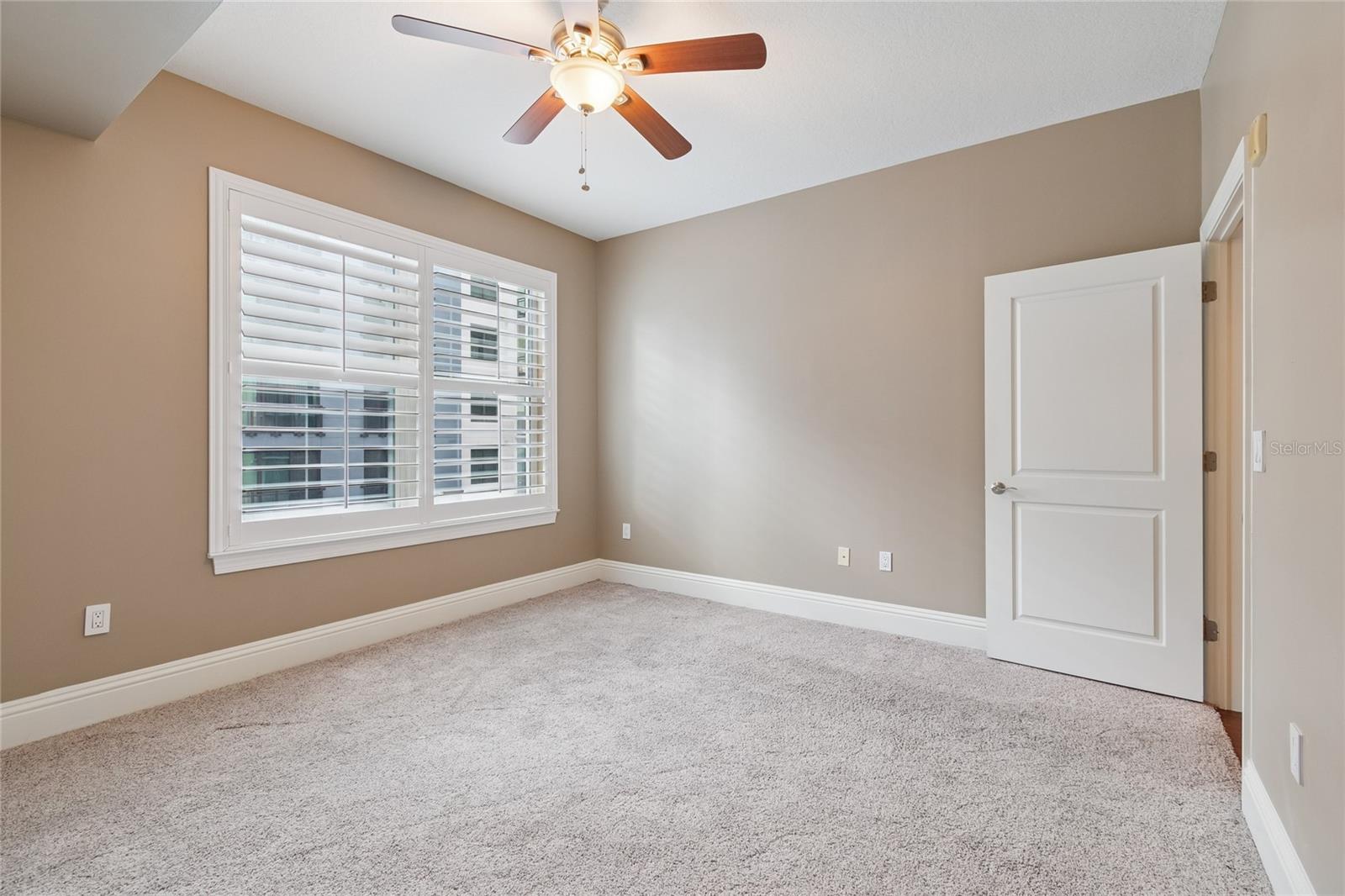 VENTANA A CONDO - Residential