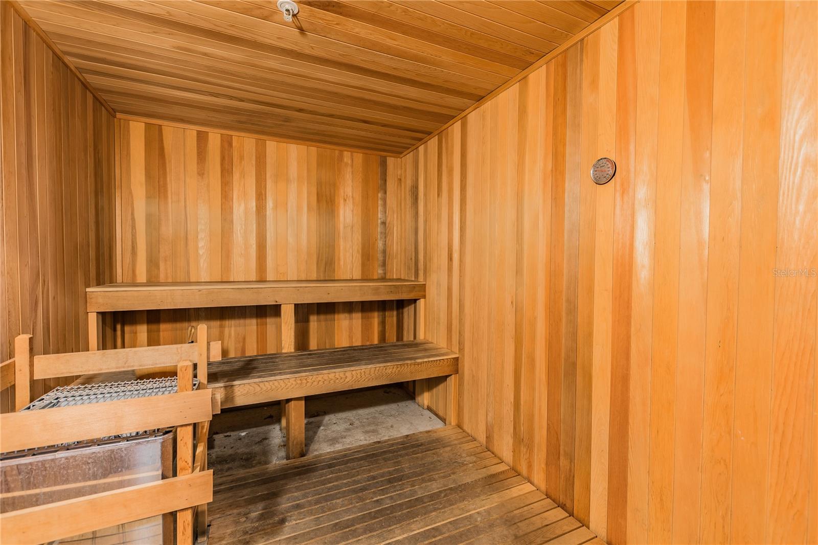 VENTANA A CONDO - Residential