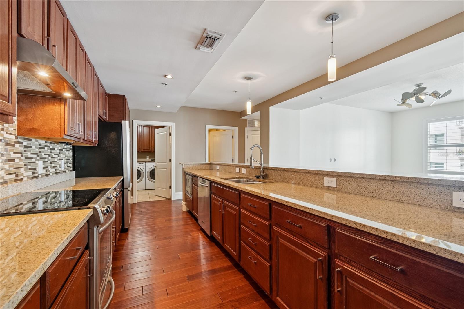 VENTANA A CONDO - Residential