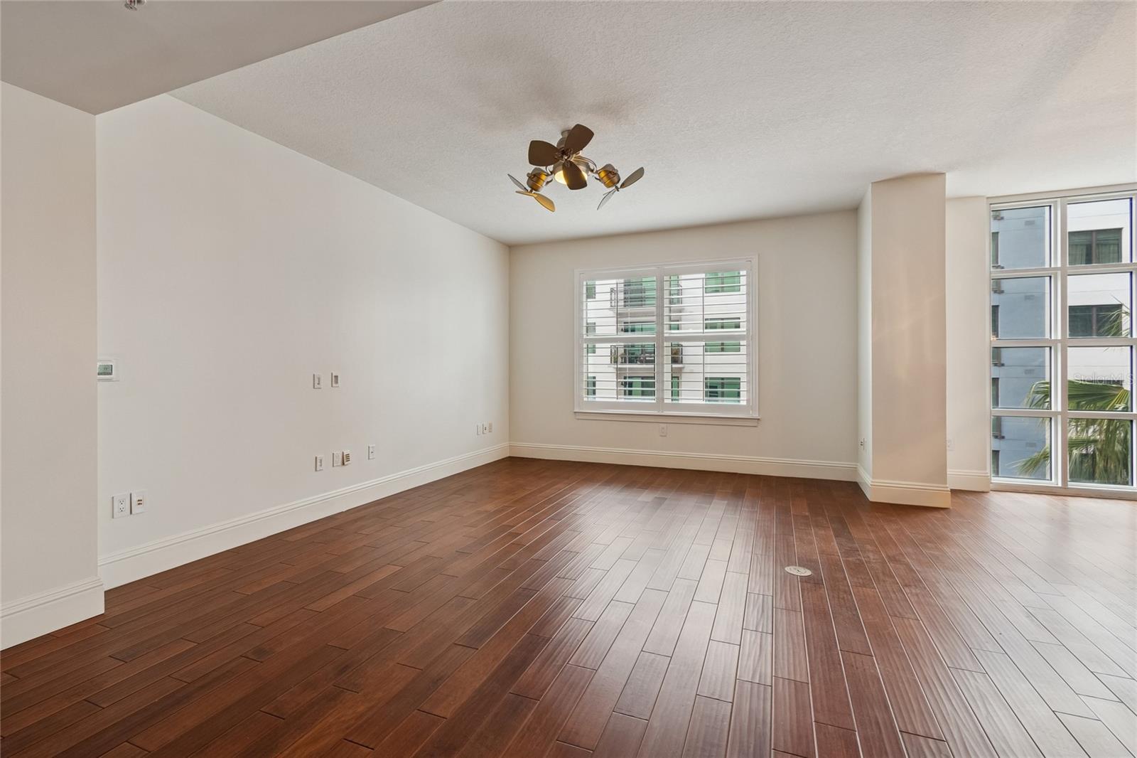 VENTANA A CONDO - Residential