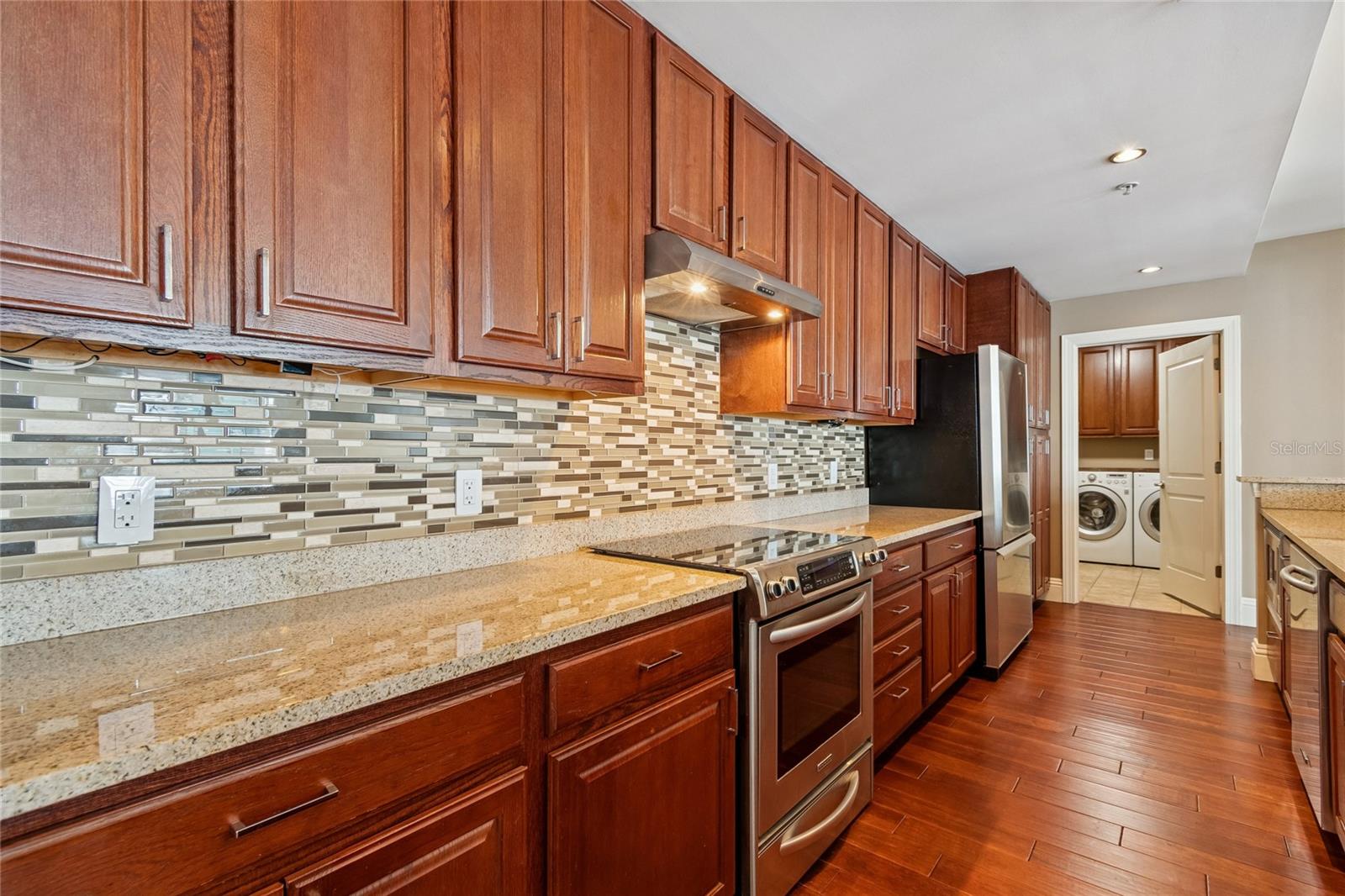 VENTANA A CONDO - Residential