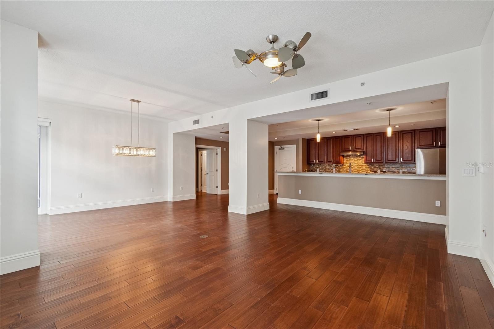 VENTANA A CONDO - Residential