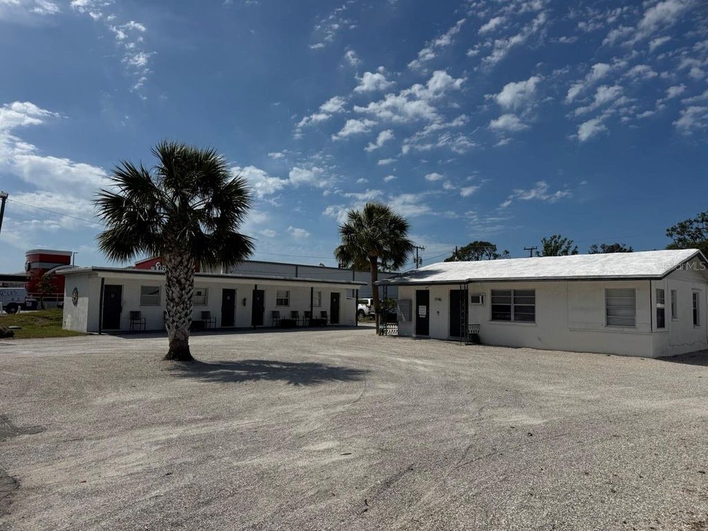 Photo of 1746 S Tamiami Trail, Venice, FL 34293 (MLS # N6138084)