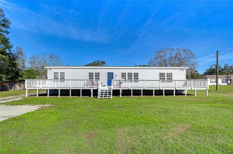 A home in VALRICO