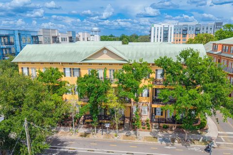 Photo of 325 NW 14th Street #205, Gainesville, FL 32603 (MLS # GC540692)