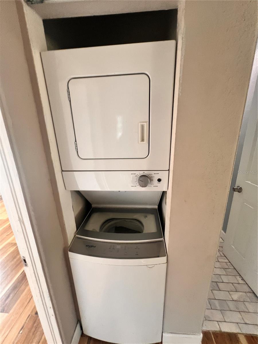 IVANHOE PARK REP - Residential Lease