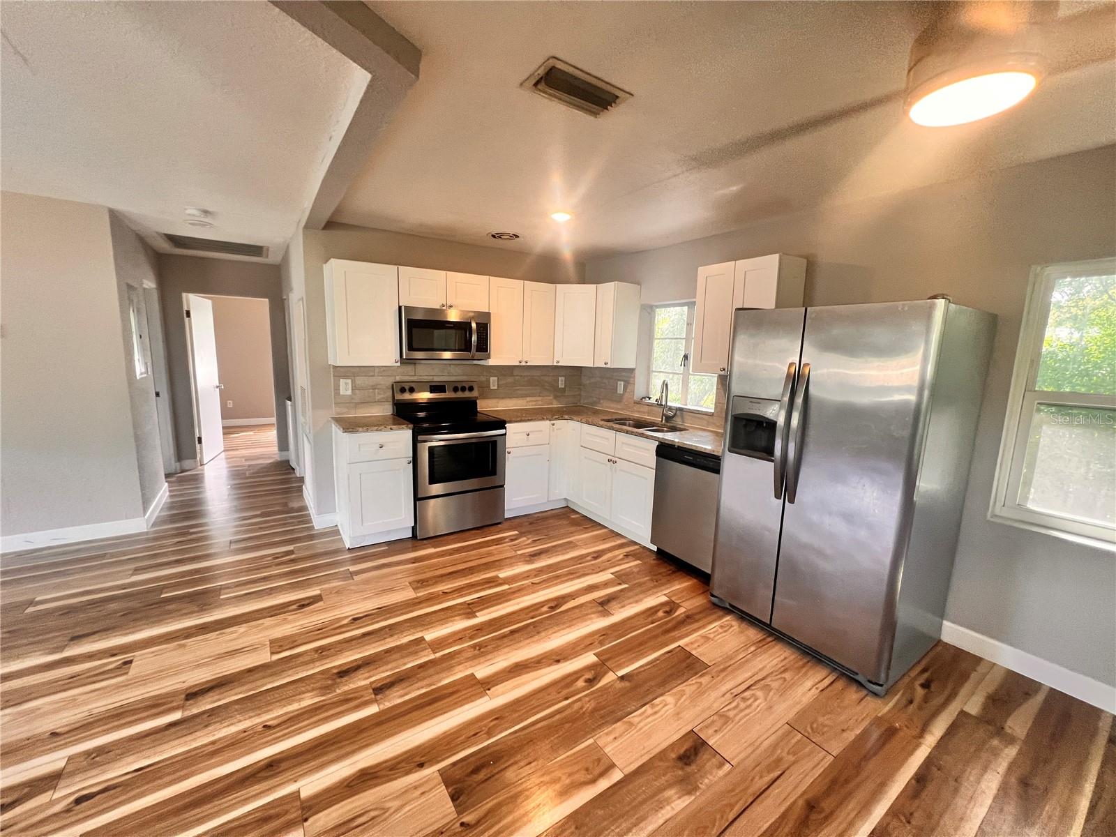 IVANHOE PARK REP - Residential Lease