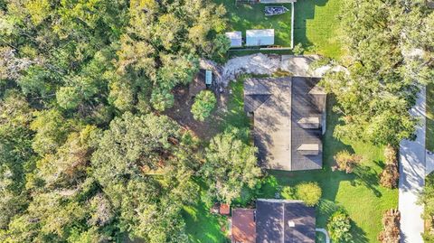 A home in LAKELAND