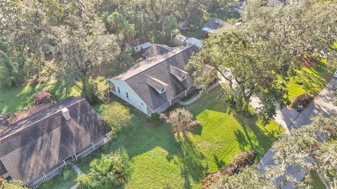 A home in LAKELAND