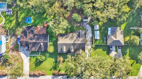 A home in LAKELAND