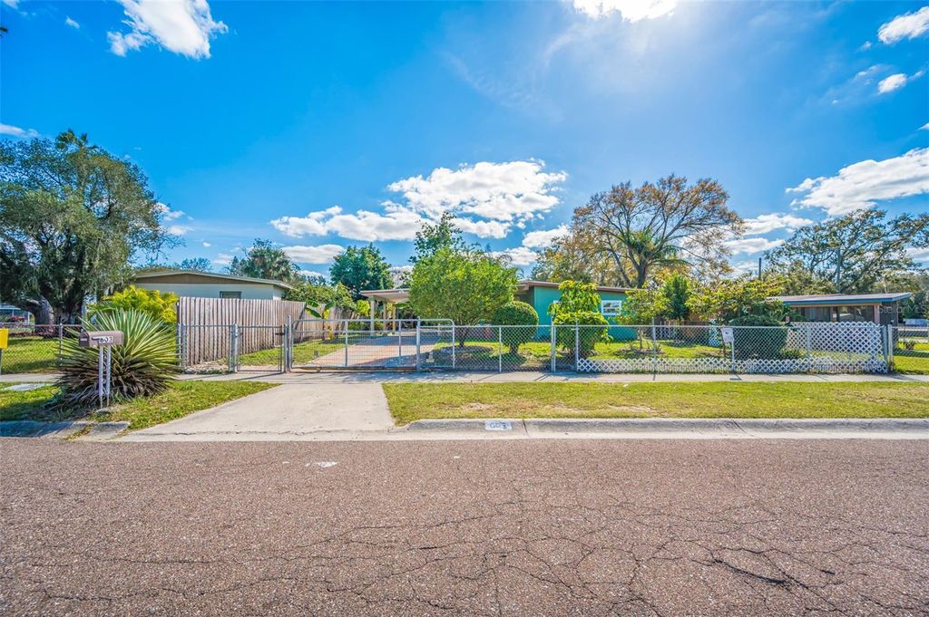 Photo of 603 Westbrook Avenue, Brandon, FL 33511 (MLS # TB8473927)