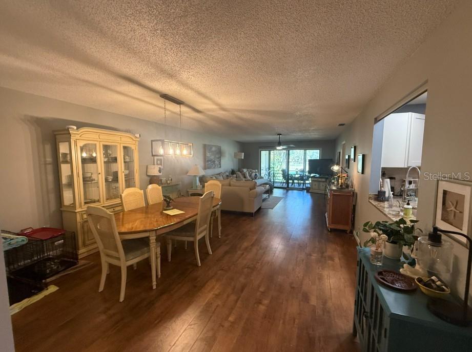 VALENCIA GARDEN - Residential Lease