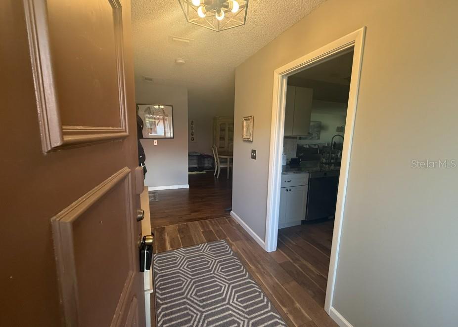 VALENCIA GARDEN - Residential Lease