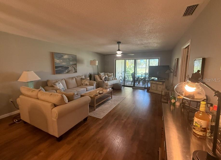 VALENCIA GARDEN - Residential Lease