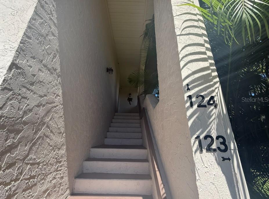 VALENCIA GARDEN - Residential Lease